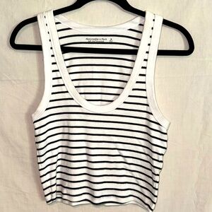 Abercrombie & Fitch striped top. Size M